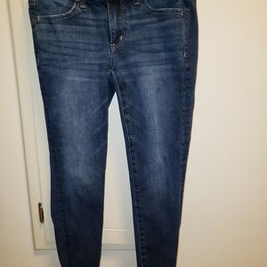 AMERICAN EAGLE SKINNY JEANS